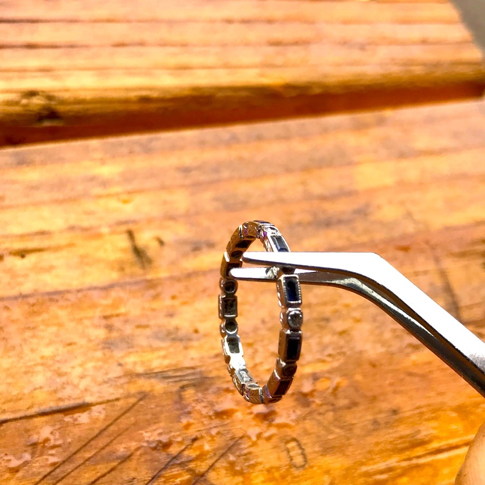 Sz 9 Sapphire and Diamond 18k white gold band